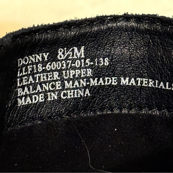 8.5 EUC Blk Lucca suede boots - Picture 9 of 12